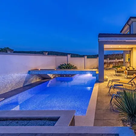 Exclusive Volme Vila Banjole